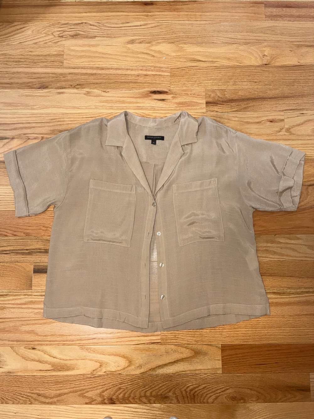 Banana Republic Light Tan Short-Sleeve Button-Front Camp Shirt
